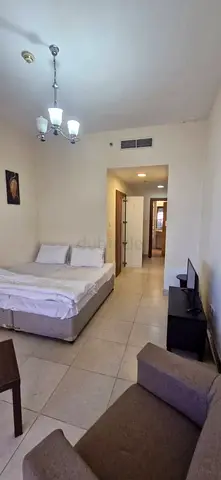 Clean quiet ,Master room, available just 3 mins. walk from ,Business bay, Metro.
