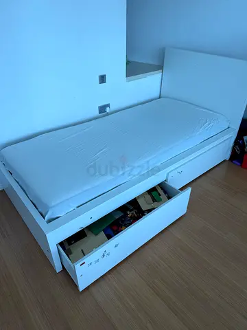 Bed IKEA 210x107