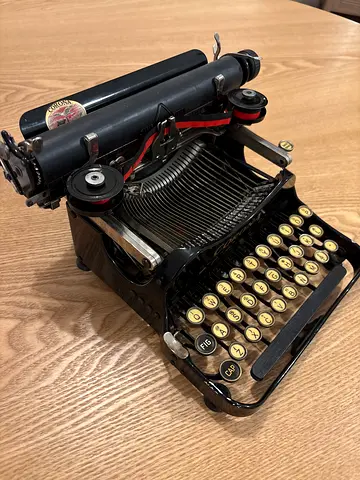 Vintage Corona 3 Typewriter - Working Condition