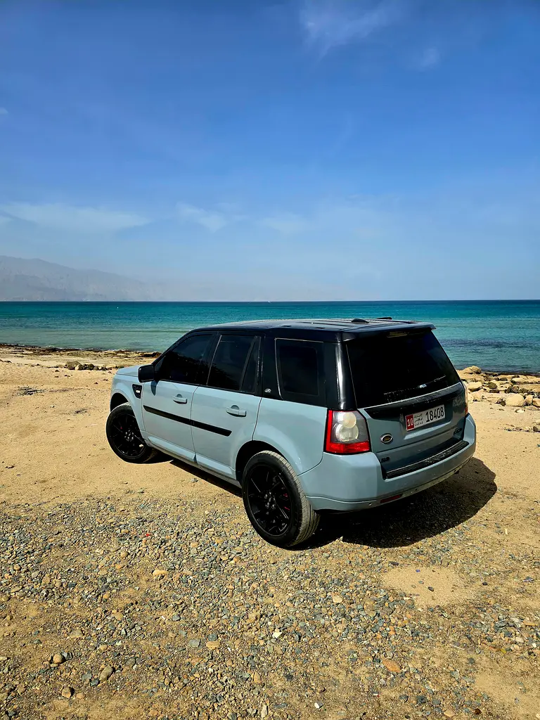 Land Rover LR2 2012 — photo 1 of 13