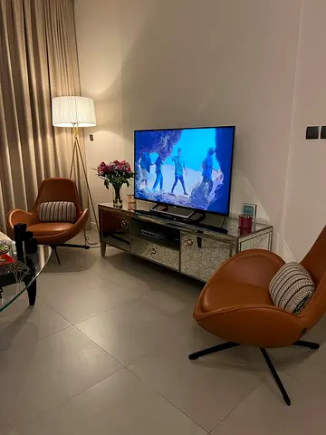 Mirrored TV Table - THE One