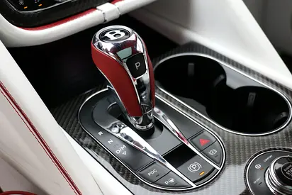 2021 Bentley BENTAYGA — миниатюра 14