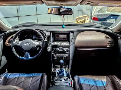 صورة 9 لـ 2016 Infiniti QX70