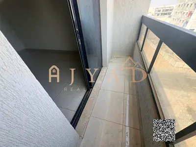 Annual one-bedroom apartment with living room for rent in Al Jurf 3, Ajman. Excellent size at a great price, very close to the Dubai exit.