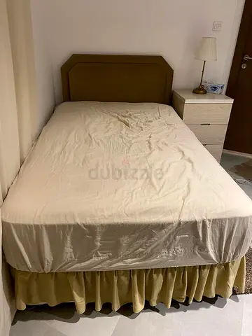 Single American bed with thick mattress and upholstered headboard and base - Excellent condition