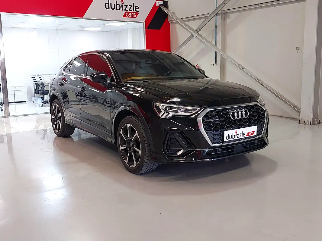 Audi Q3 2022 — photo 1 of 14