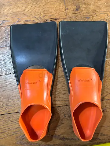 FINIS. Swimming fins