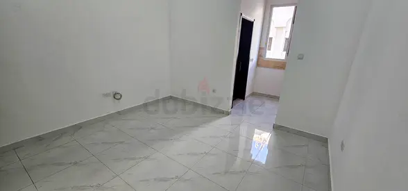 STUDIO ROOM