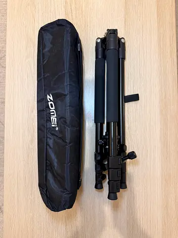 Lightweight ZoMei Q555 Camera Tripod with Carry Bag - Like New