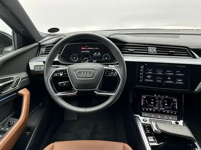 صورة 7 لـ 2024 AUDI Q8 E-TRON