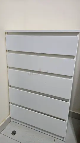 White 5-Drawer Chest / Dresser - Good Condition