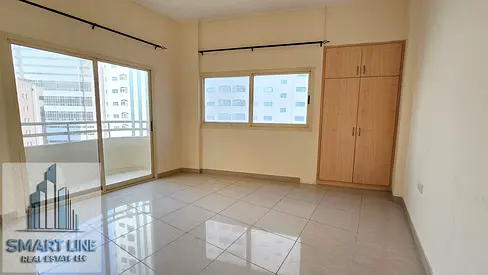 ONE MONTH FREE : NEAR KING FAISAL STREET VERY NICE 2 BHK WITH BALCONY AND WARDROBE