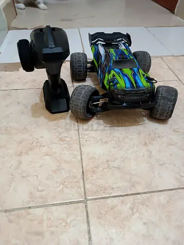 RC car for sale 1/16
