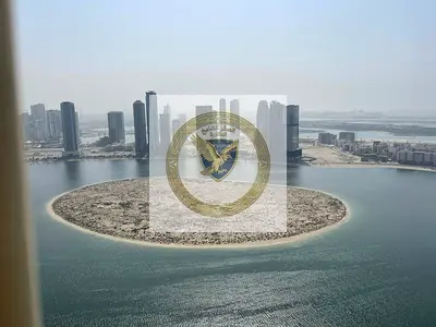 باركن مجانا لاجمل اطلالة بحرية ببلكونة علي كورنيش الممزر ثلاث غرف وصالة غرفة ماستر مع موزع بين الغرف ومساحات كبيرة و باركن مجانا