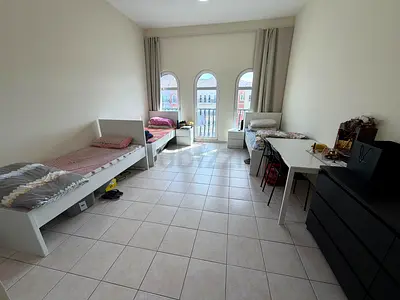 High class room share