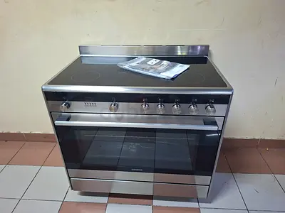 Almost new electric ceramic cooker 90cm Siemens