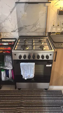Electrolux Stainless Steel 4-Burner Gas Cooker with Oven - Good Working Condition