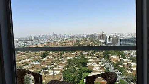 شقة مفروشة بالكامل غرفتين نوم + خادمات للإيجار | شاغرة وجاهزة للسكن |