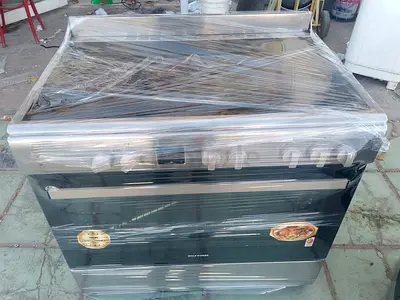 Freestanding Gas Range with Oven - Good Condition