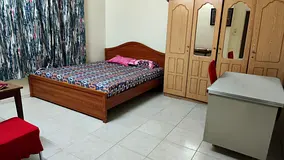 Master bedroom oom available for rent