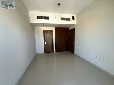 2BR apartment, second tenant, 1 month free, open view, built-in wardrobes, free gym, flexible payments.