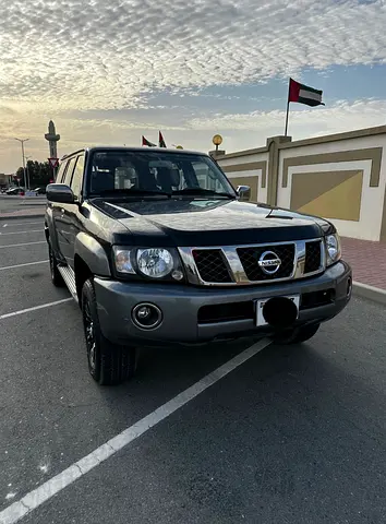 Nissan Patrol Safari Super Safari 2023 GCC Specs اول مالك من الوكاله تشيكات الوكاله