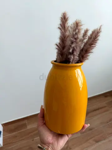 Yellow Ceramic Vase with Pampas Grass (Decorative Accent)