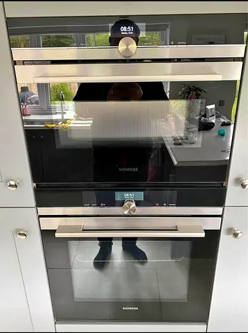Siemens latest model IQ-700 electric oven and microwave set built-in 60cm integrated by had