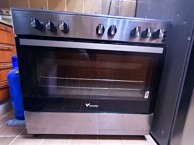 Veneto 5-burner Gas Range with Oven + Gas Tank -  Good Working Condition