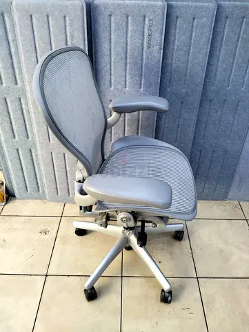 Herman Miller Aeron chair size B and C Fully Loaded available for selling