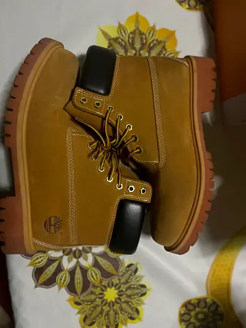 Timberland-style Wheat Work Boots, Size Unknown — Lightly Used