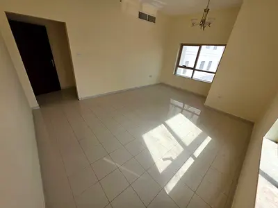 شقة غرفتين وصالة بحر مباشر كورنيش عجمان