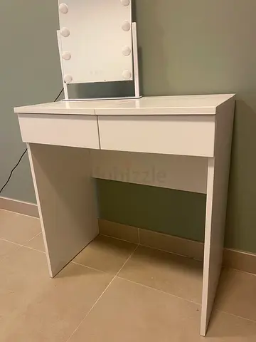 Vanity table and mirror