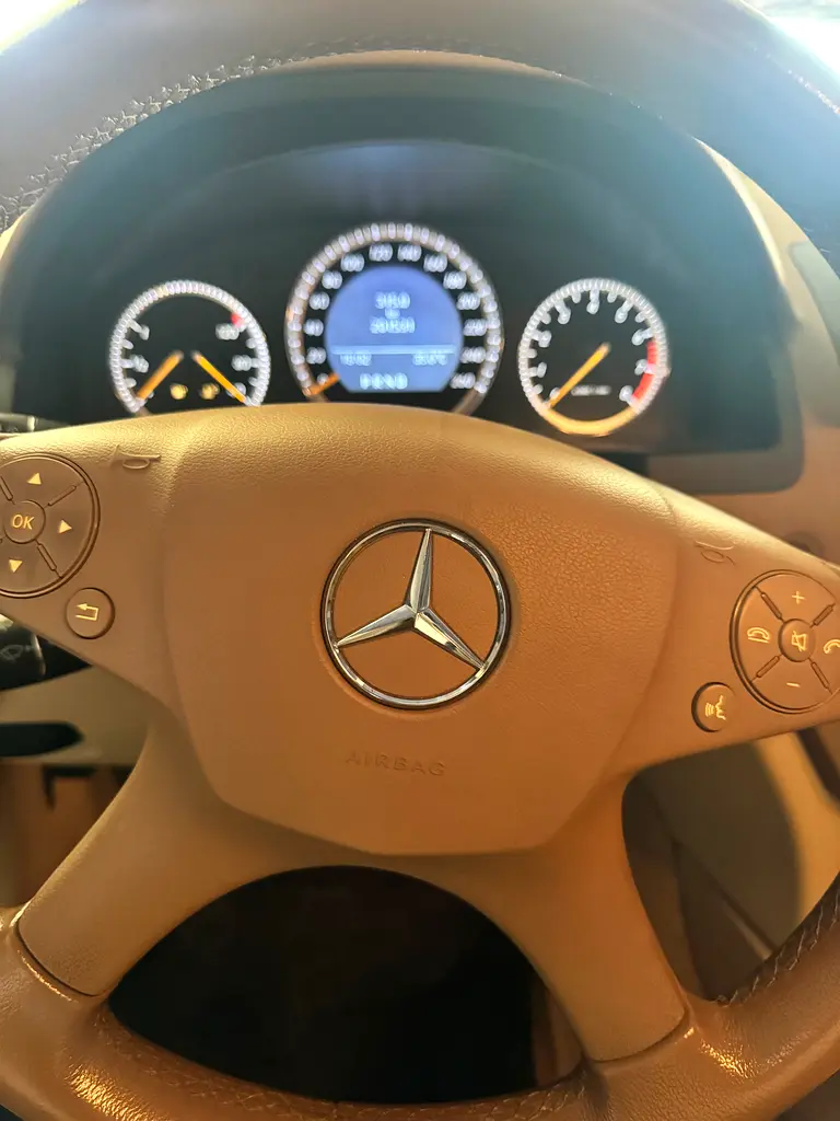 Mercedes-Benz C-Class 2008 — photo 1 of 7