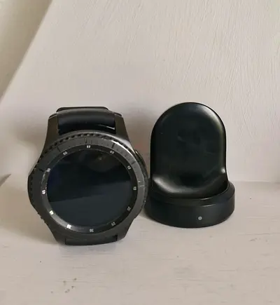 Samsung Gear S3 Frontier smartwatch with wireless charging dock - BARELY  USED