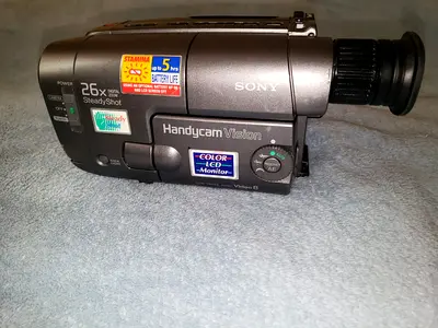 Sony Handycam Vision CCD-TRV22، video camera