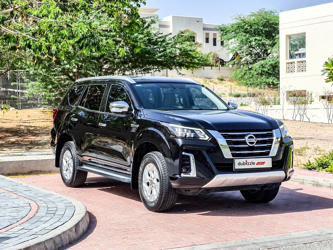 Nissan Xterra 2023 — photo 1 of 17