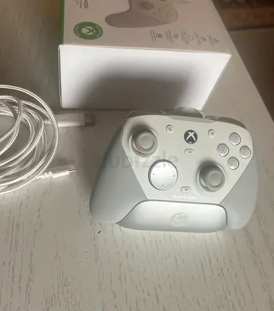 White GameSir G7 pro TriMode Xbox- pc  mobile compatible Wireless Controller with USB-C Like New