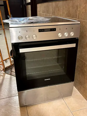 Siemens iQ300 Series Ceramic Cooker OVEN NEVER USE 60Cm , DELIVERY + WARRANTY