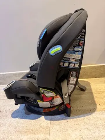 Graco 4-in-1 Convertible Car Seat - Dark Grey (Good Condition)