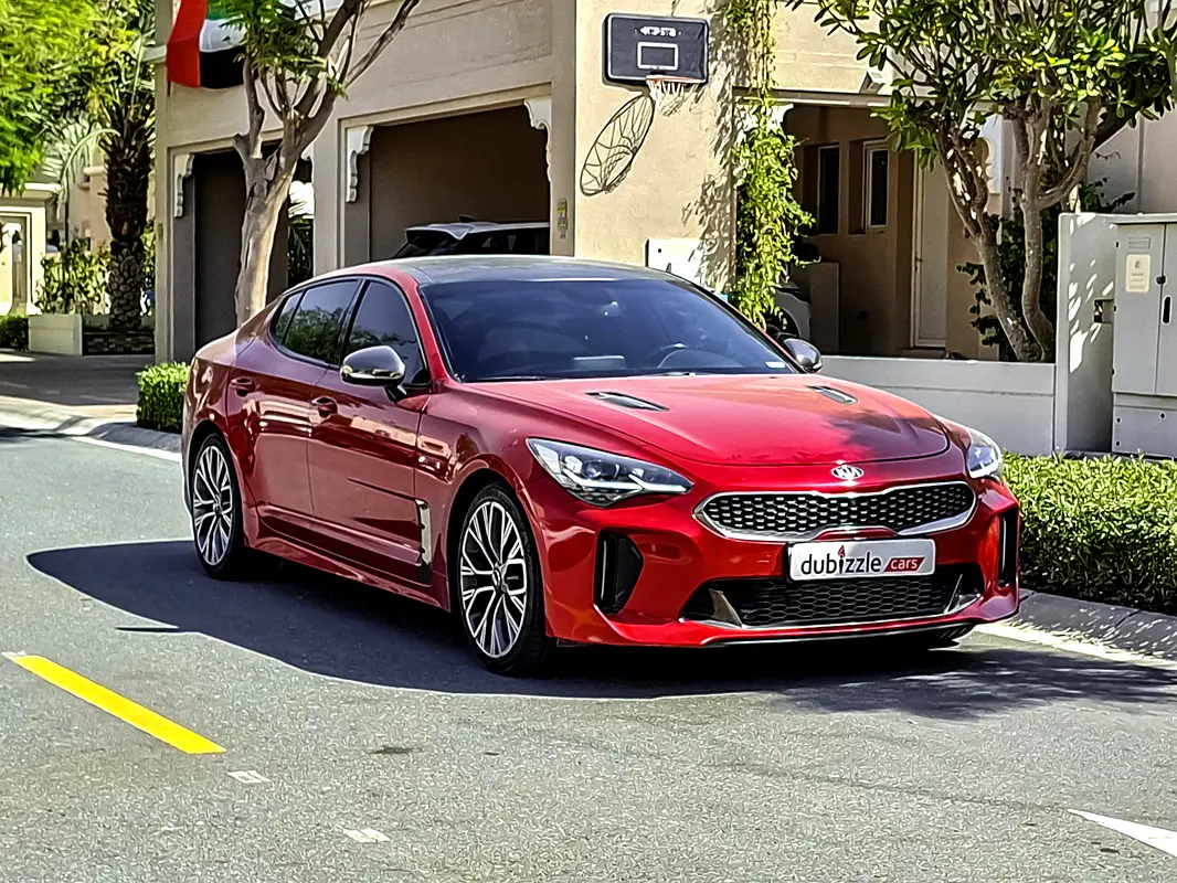 Kia Stinger 2020 — photo 1 of 17