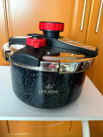 Life Smile Pressure Cooker - 4L Granite Coated Pot with Safety Lock