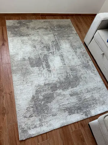 Light grey abstract modern area rug - 180x150 cm (approx) - good condition