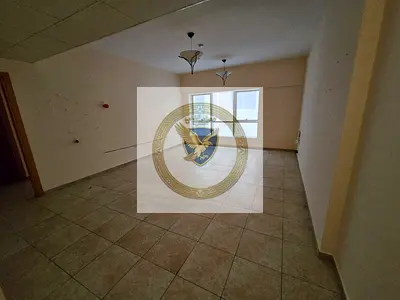Landlord-paid air conditioning, with free gym and swimming pool, master bedroom with built-in wardrobes, free maintenance throughout the year, and fle