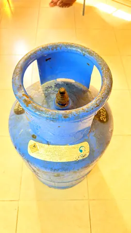 Gas cylinder