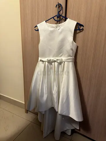 White sleeveless girls party dress with bow - 150cm size
