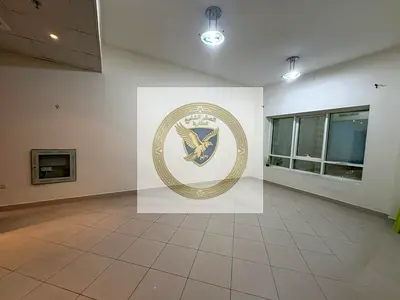 خزائن بالحائط ومساحات واسعة بتشطيبات ممتازه واطلالة اماميه مفتوحة بتسهيلات مرنة في السداد في موقع حيوي قريب لكافة الخدمات وقريب لمخرج دبي وعجمان
