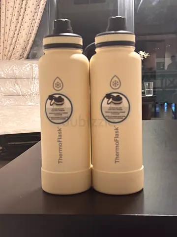 Pair of ThermoFlask insulated water bottles (650ml) - light beige