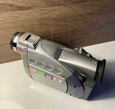 Canon ZR240 NTSC Digital Video Camcorder (Compact Mini DV)