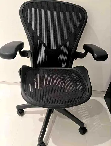 Selling herman miller ergonomic mesh chair.size B